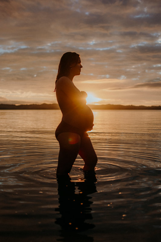 Stunning sunset golden hour maternity photos how  to