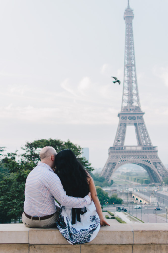 Romantic photo shoot at the Eiffel Tower in Paris by NZ photographer