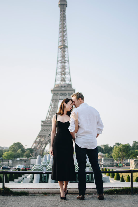 Romantic Eiffel tower sunrise photo shoot in Paris by NZ photographer Ainsley DS