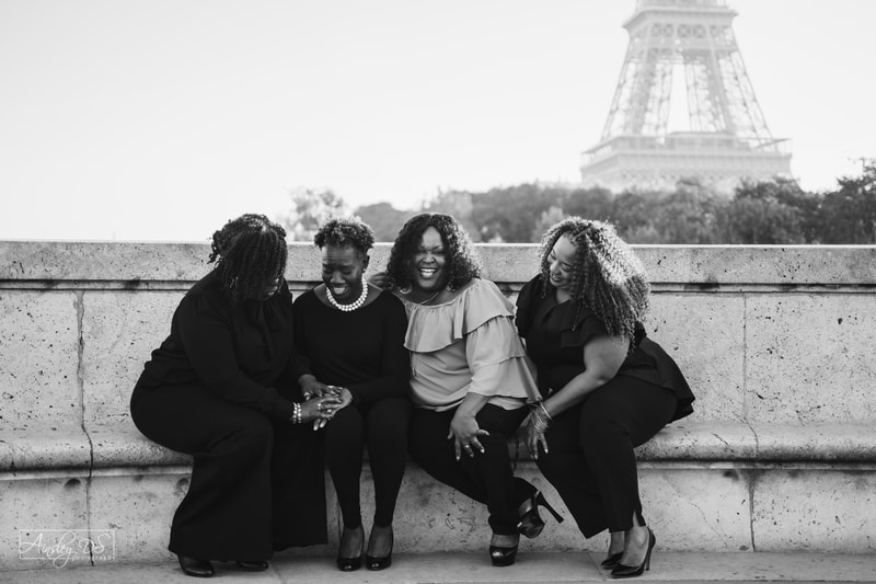 Girls trip photo shoot in Paris by Auckland, NZ portrait photographer Ainsley DS 