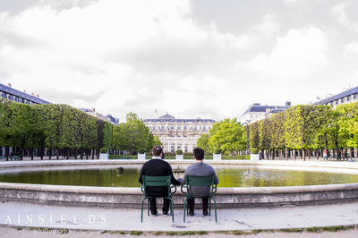 Couple photoshoot in Paris with Ainsley Ds photography, Paris photographer. 