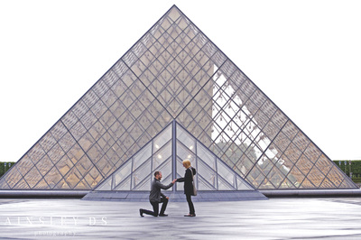 Surprise proposal in the Louvre. Engagement & couple photoshoot in Paris with Ainsley Ds photography, Paris photographer. 