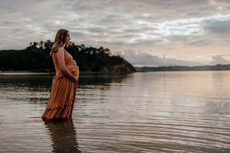 Gorgeous maternity photos for photo session Ainsley DS Photography 