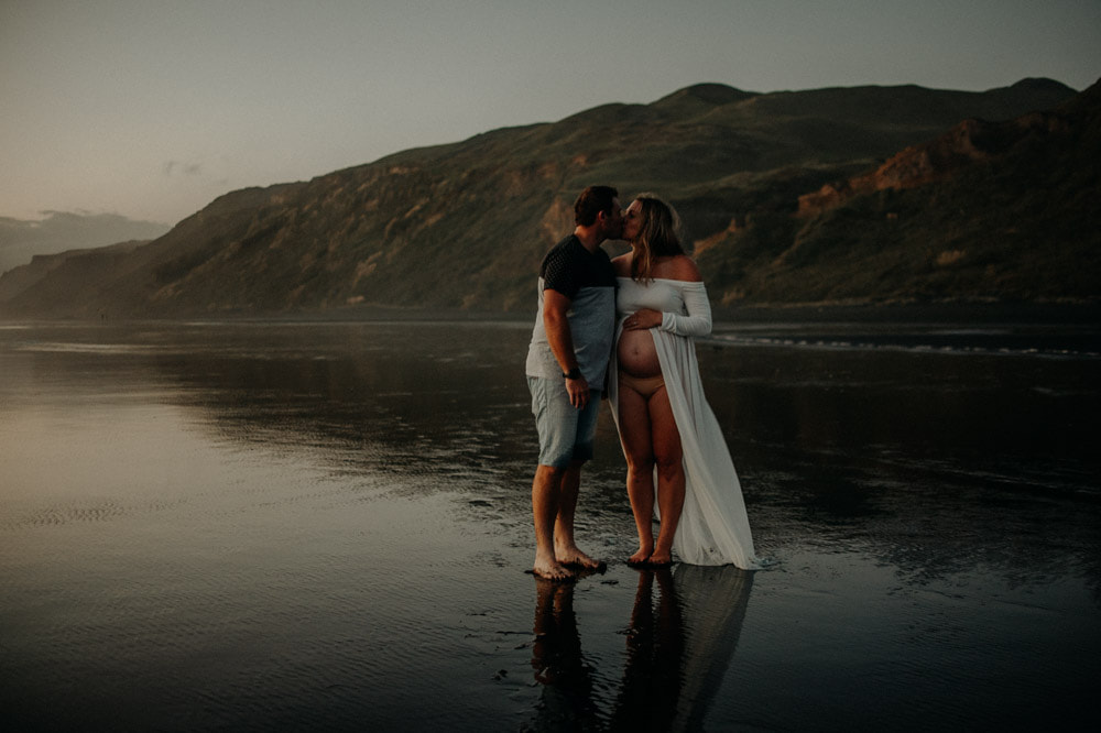 Family, couples, engagement and elopement shoots in Auckland with photographer Ainsley Ds