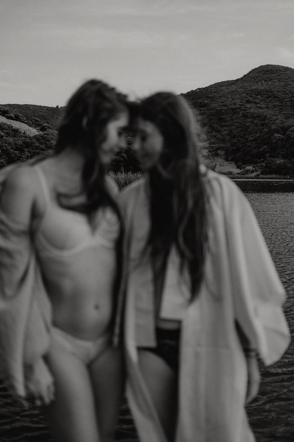 Auckland couples, boudoir and empowerment portrait photographer. Book your shoot now. 