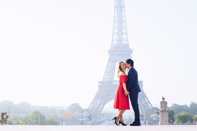 Couple photoshoot in Paris with Ainsley Ds photography, Paris photographer. 