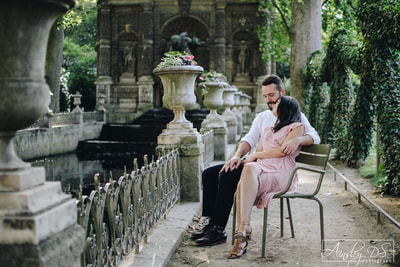 Engagement photoshoot in Paris with Ainsley Ds photography, Paris photographer. 