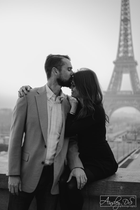 Couple and engagement photo shoot in Paris by New Zealand photographer Ainsley DS