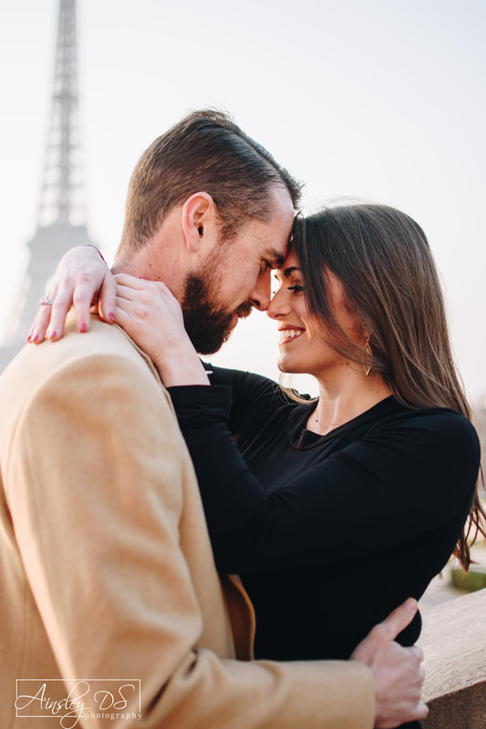 Couple and engagement photo shoot in Paris by New Zealand photographer Ainsley DS