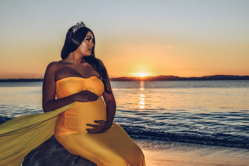 Pregnancy & maternity photography in Auckland, New Zealand by photographer Ainsley DS