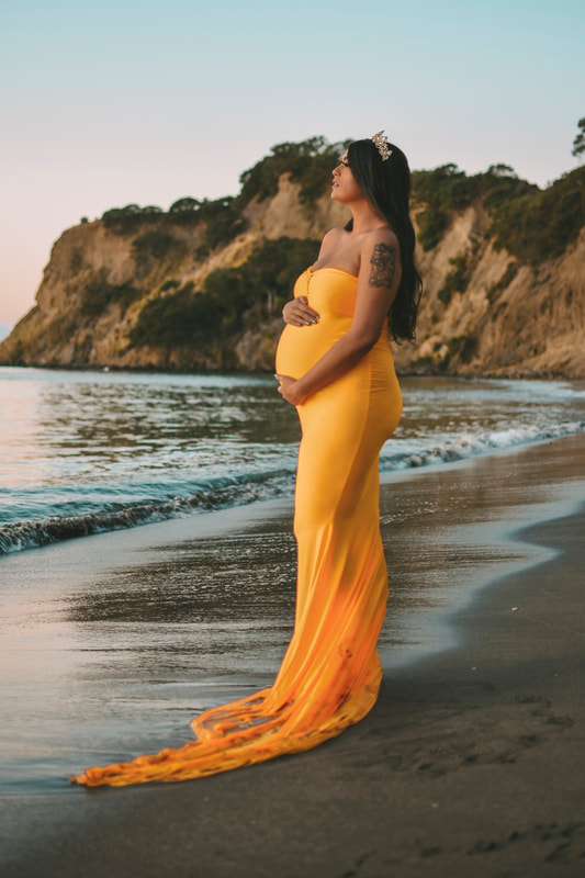 Pregnancy & maternity photography in Auckland, New Zealand by photographer Ainsley DS