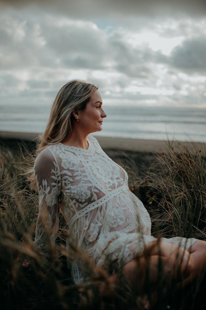 Maternity photoshoot in Auckland beach at sunset 