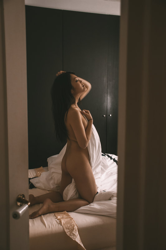 Body positive nude and intimate boudoir photographer in Auckland, New Zealand
