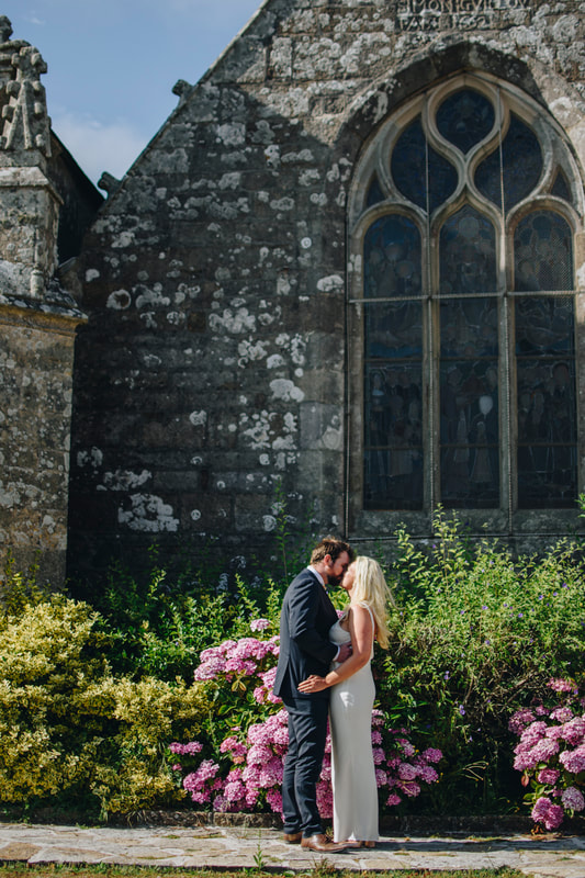 Romantic French elopement for Auckland couple, photos by Auckland portrait photographer Ainsley DS