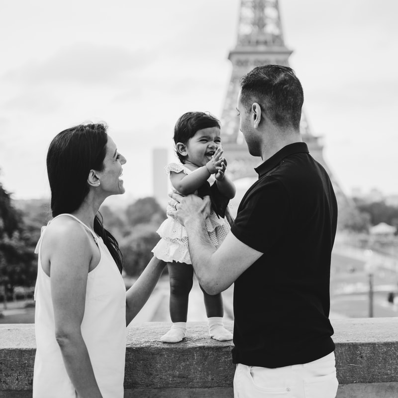 Family portrait photographer in Auckland and Paris 